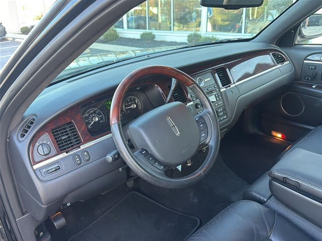 2009 Lincoln Town Car Signature Limited