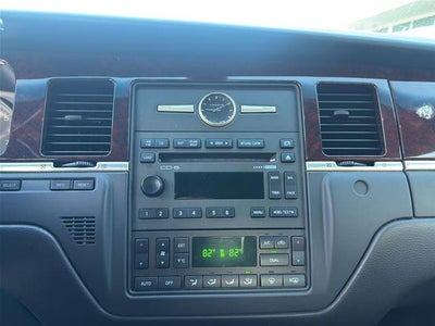 2009 Lincoln Town Car Signature Limited