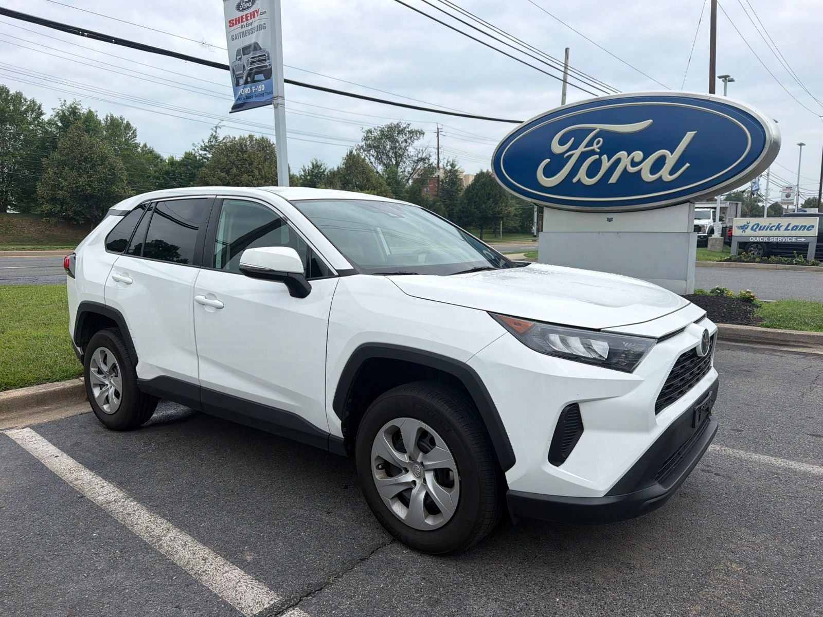 2022 Toyota RAV4 LE