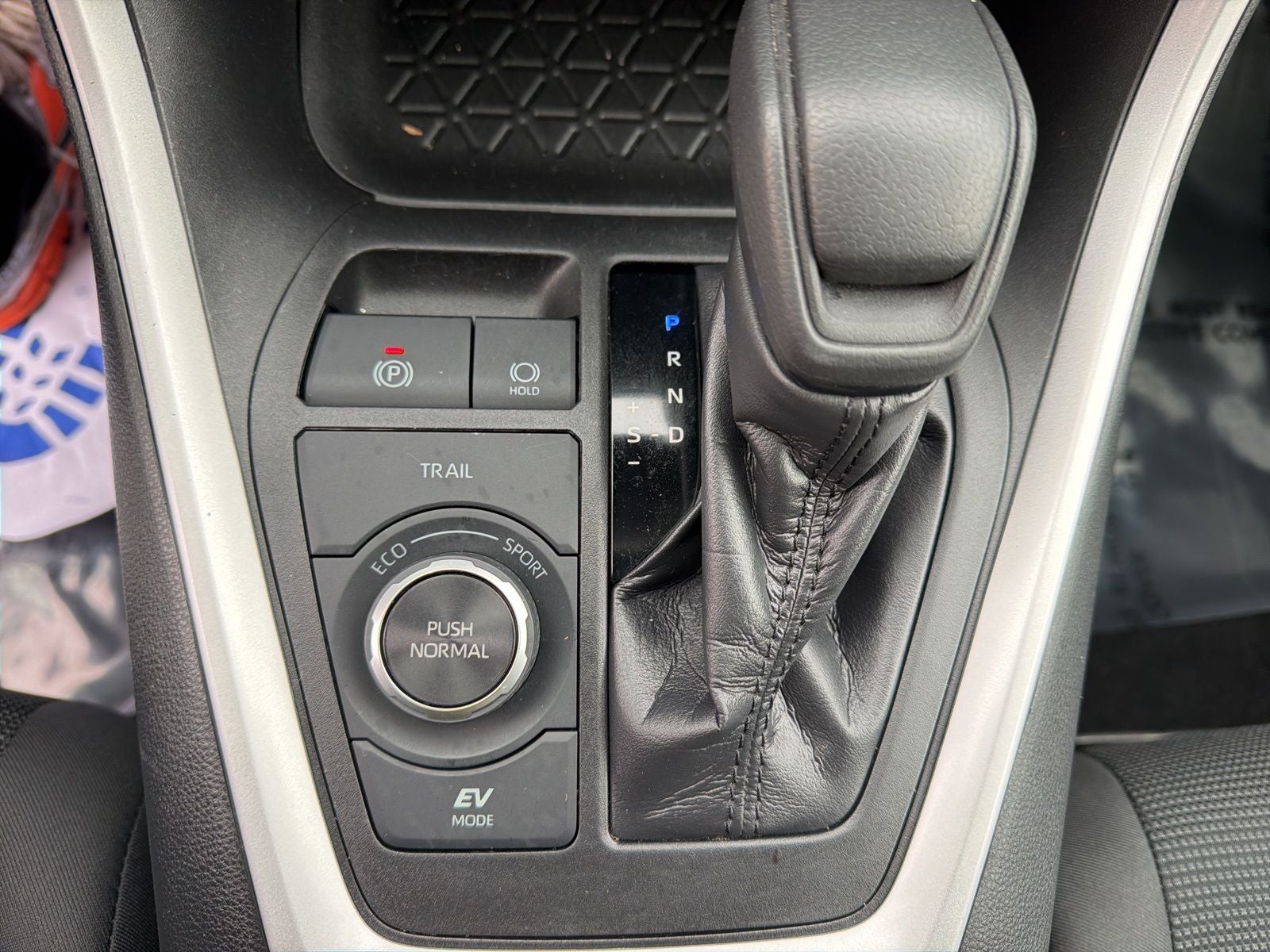 2020 Toyota RAV4 Hybrid LE