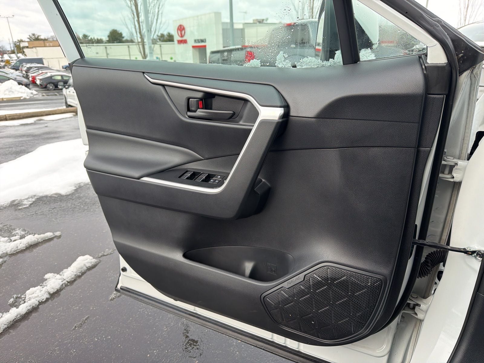 2020 Toyota RAV4 Hybrid LE