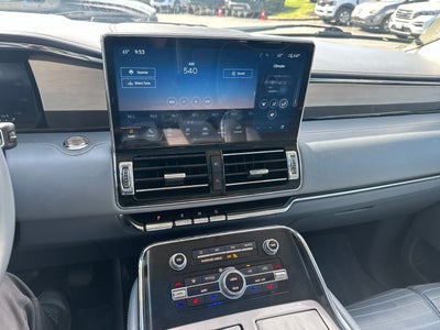 2022 Lincoln Navigator Black Label