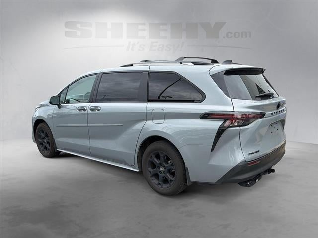 2025 Toyota Sienna Woodland Edition