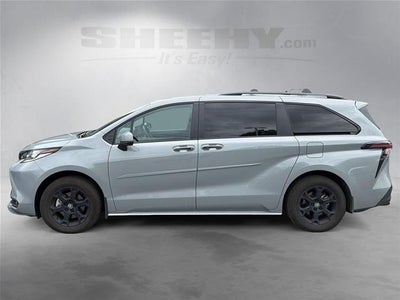 2025 Toyota Sienna Woodland Edition