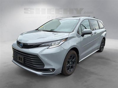 2025 Toyota Sienna Woodland Edition