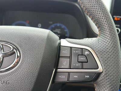 2025 Toyota Sienna Woodland Edition