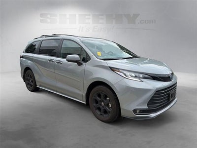 2025 Toyota Sienna Woodland Edition