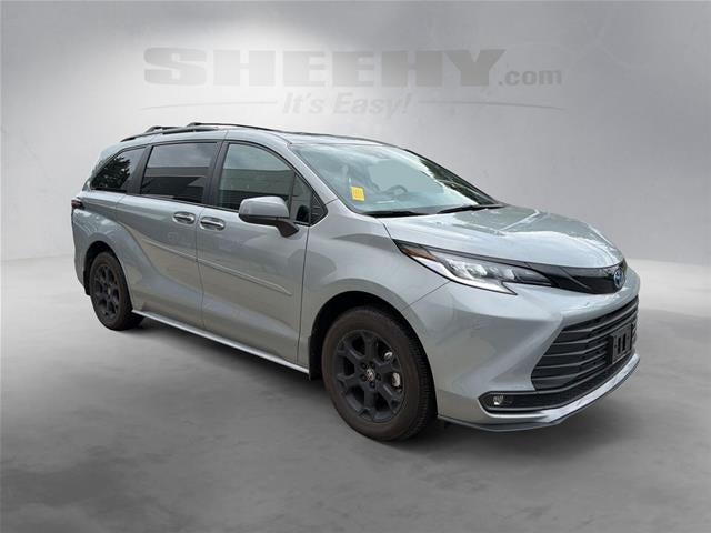 2025 Toyota Sienna Woodland Edition