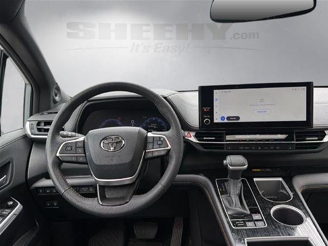 2025 Toyota Sienna Woodland Edition