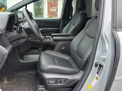 2025 Toyota Sienna Woodland Edition