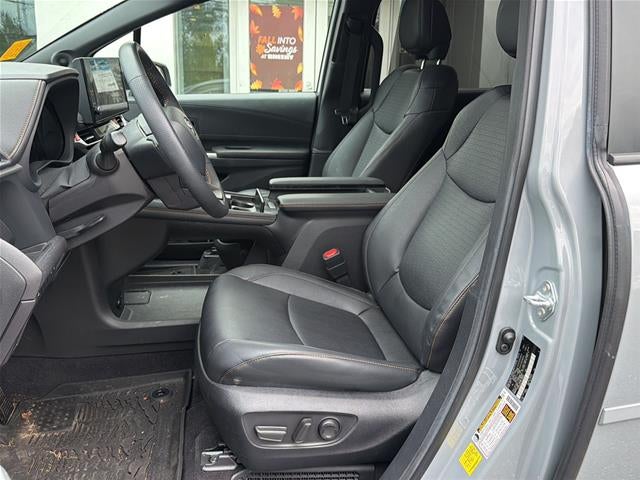2025 Toyota Sienna Woodland Edition