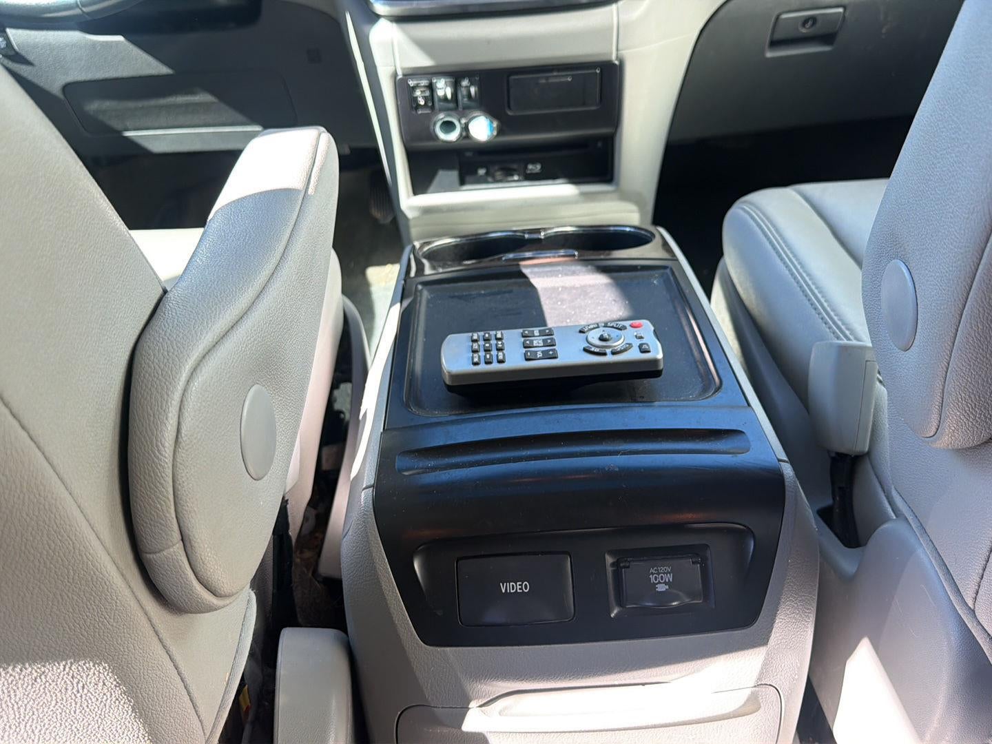 2015 Toyota Sienna XLE Premium 8-Passenger
