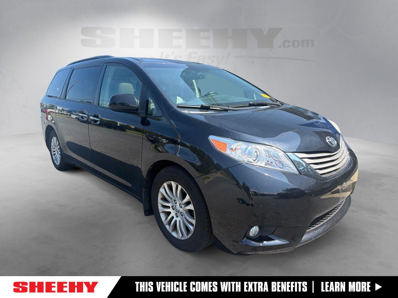2017 Toyota Sienna XLE 8 Passenger