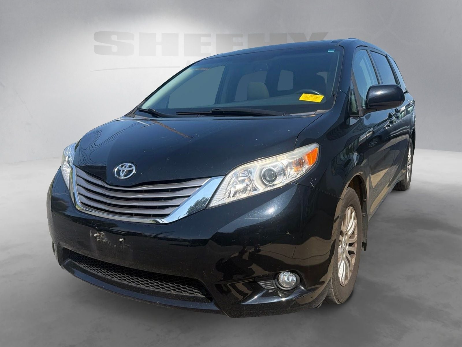 2017 Toyota Sienna XLE 8 Passenger