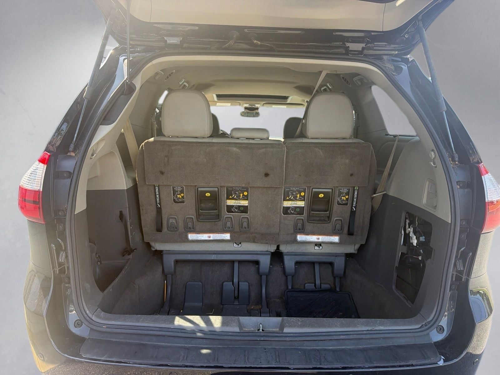 2017 Toyota Sienna XLE 8 Passenger