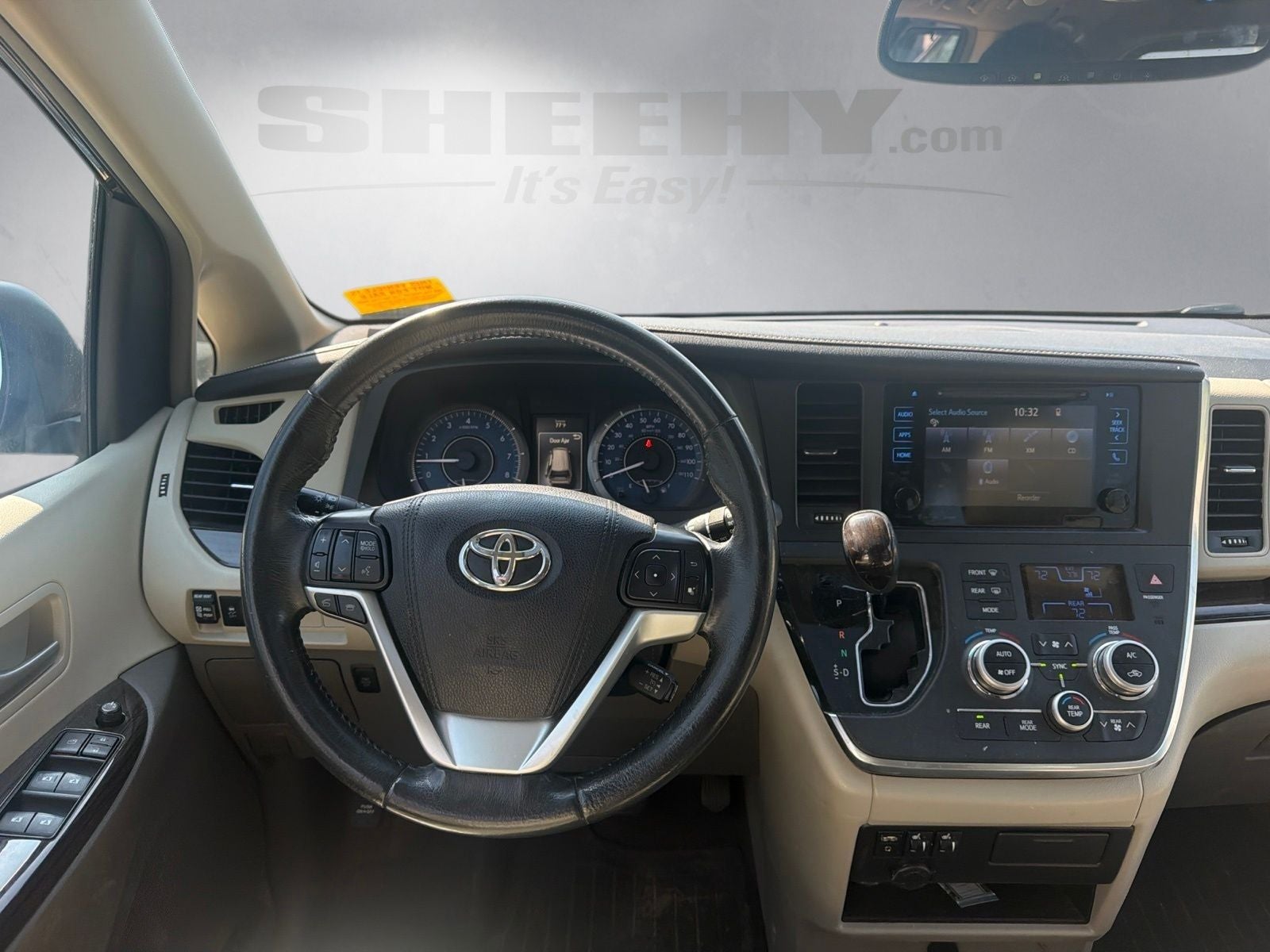 2017 Toyota Sienna XLE 8 Passenger