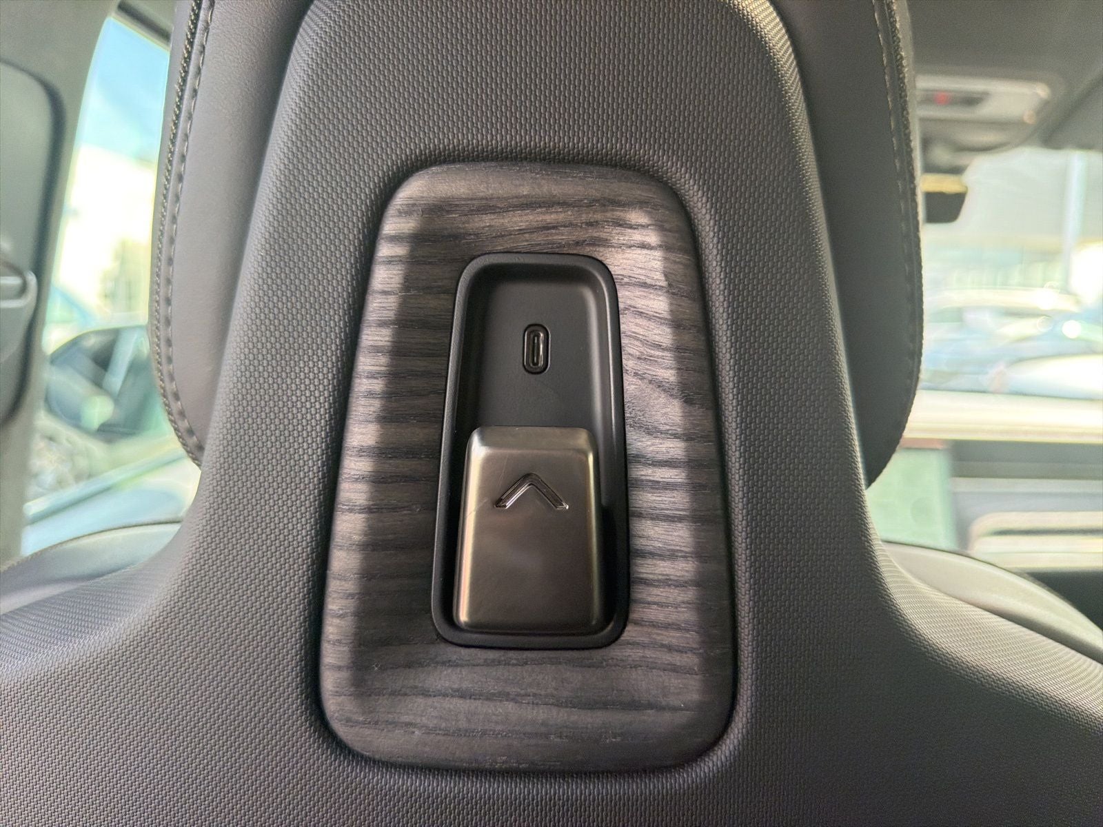 2022 Rivian R1S Launch Edition