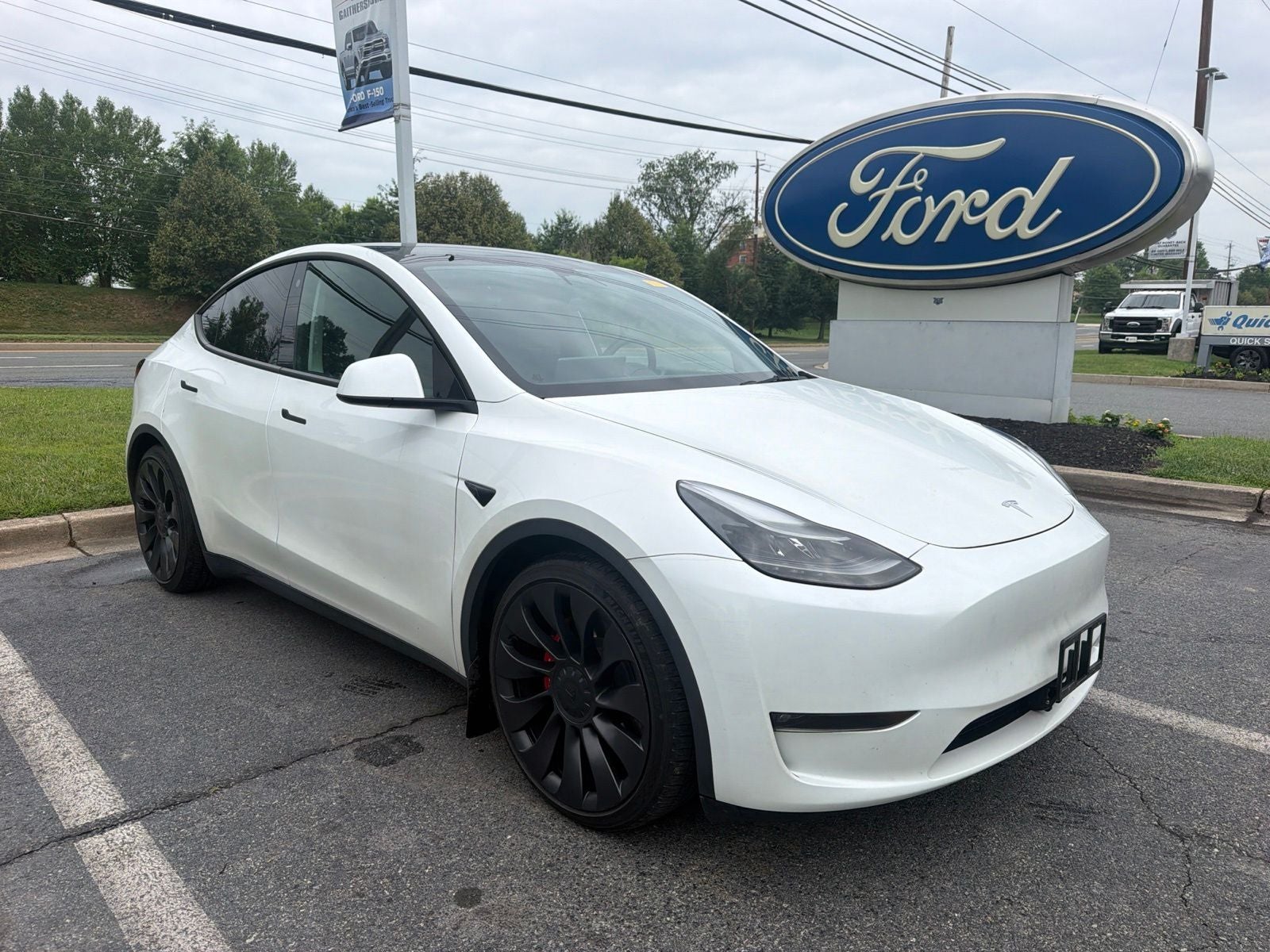 2023 Tesla Model Y Performance