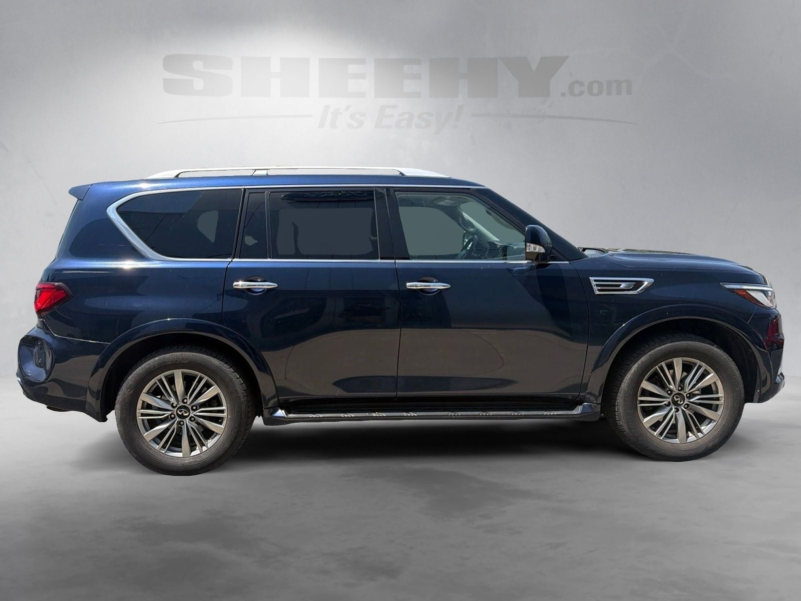 2021 INFINITI QX80 LUXE