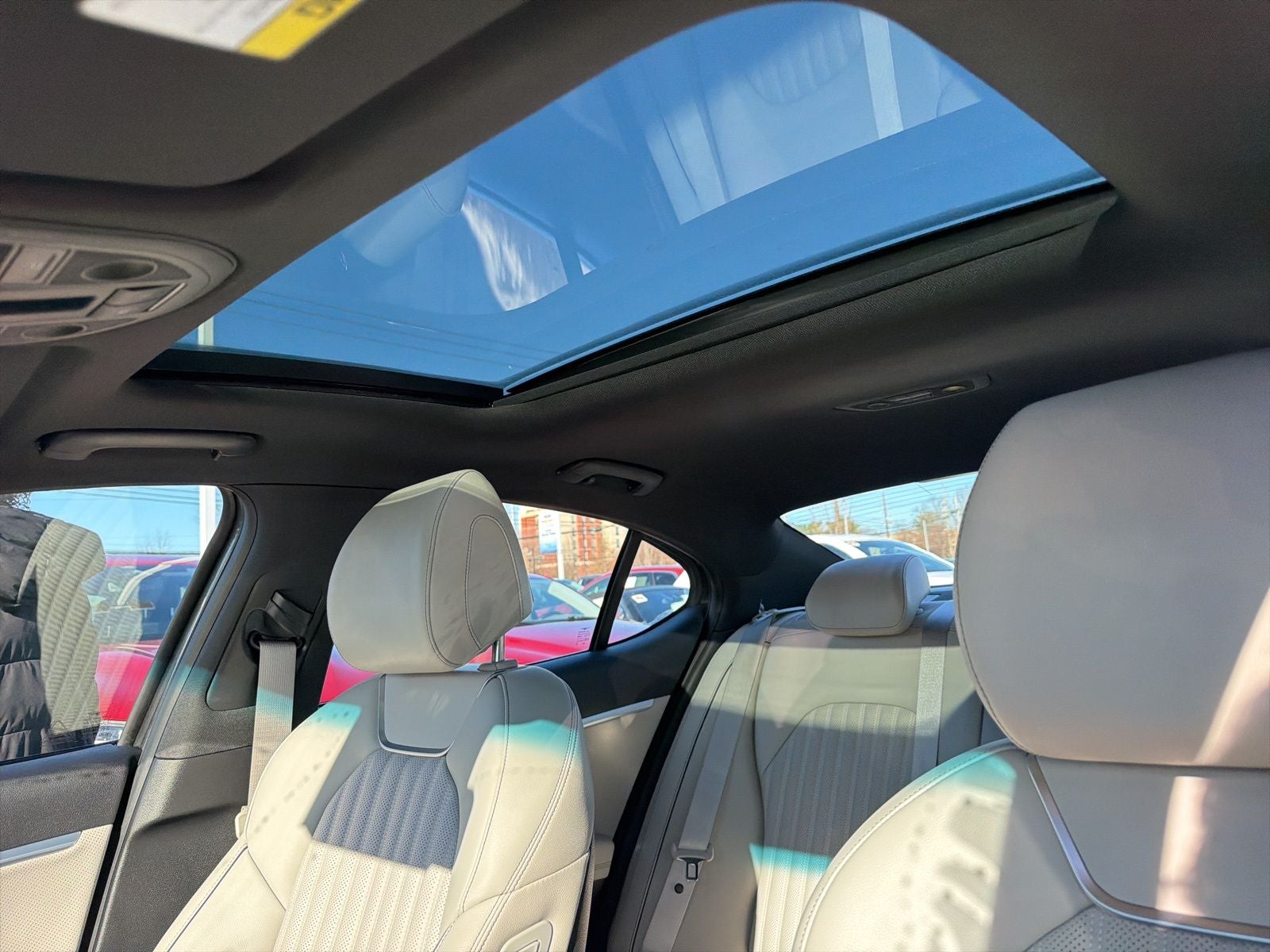 2023 GENESIS G70 Standard - Photo 10