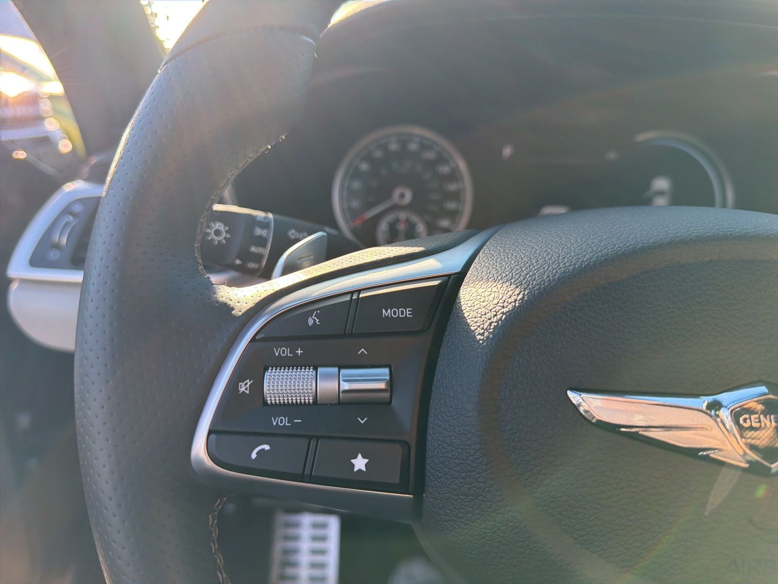 2023 GENESIS G70 Standard - Photo 19