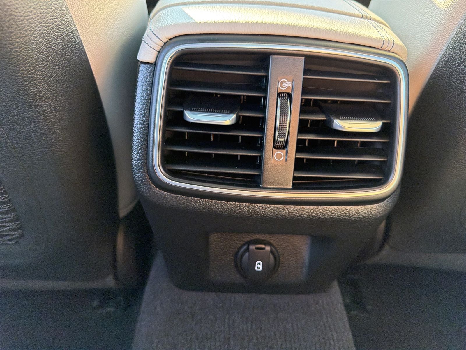 2023 GENESIS G70 Standard - Photo 25