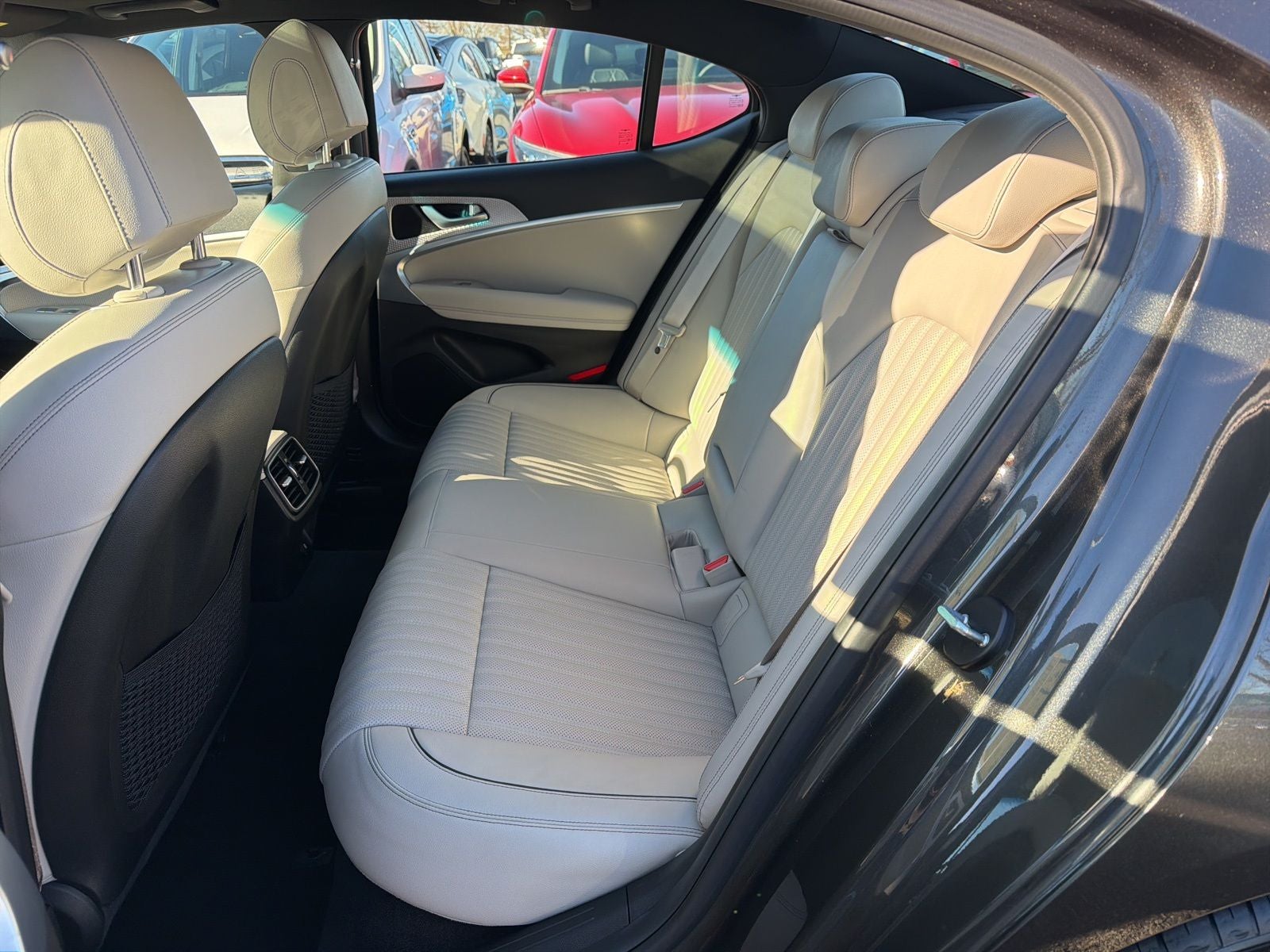 2023 GENESIS G70 Standard - Photo 7