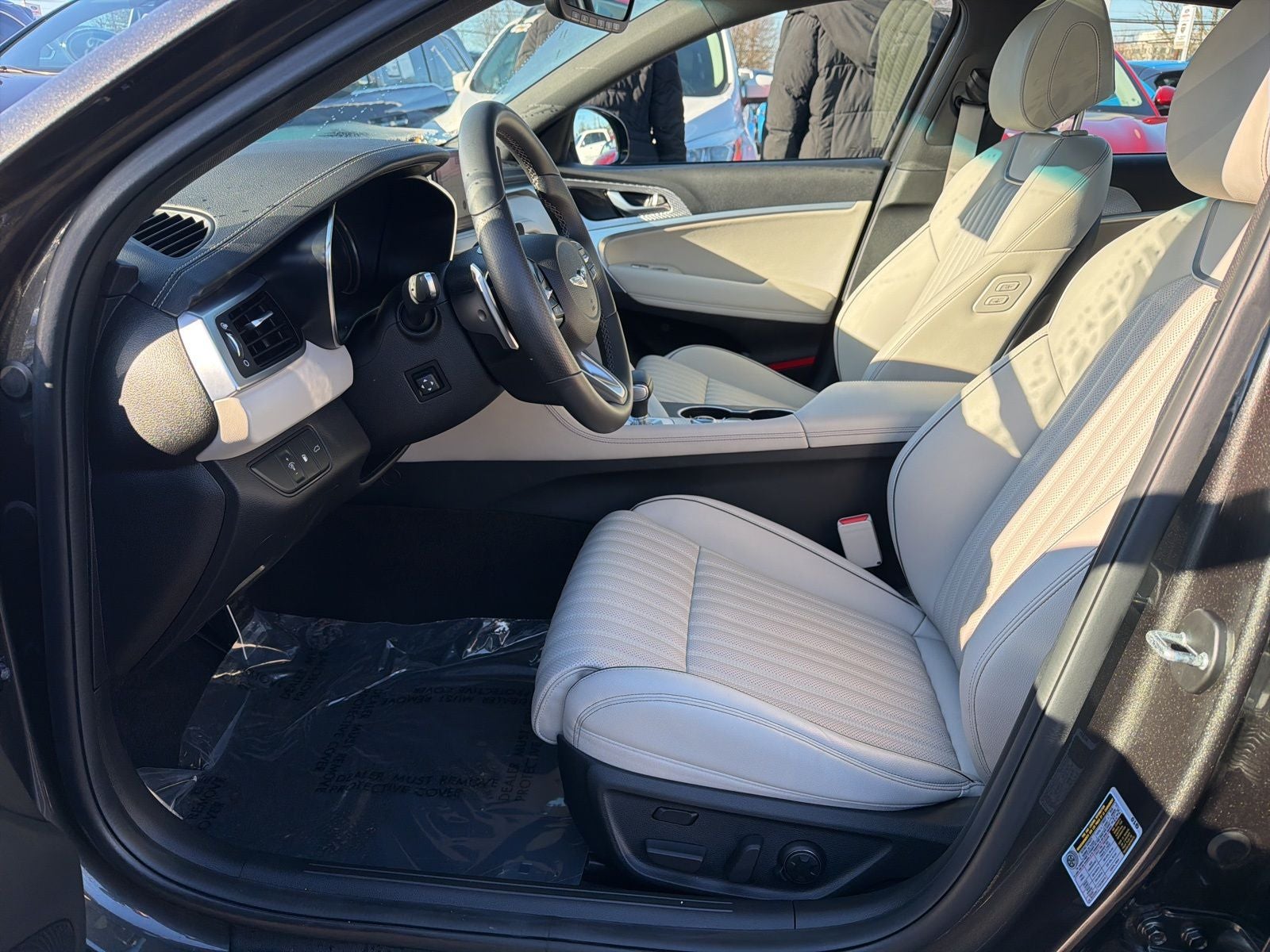 2023 GENESIS G70 Standard - Photo 9