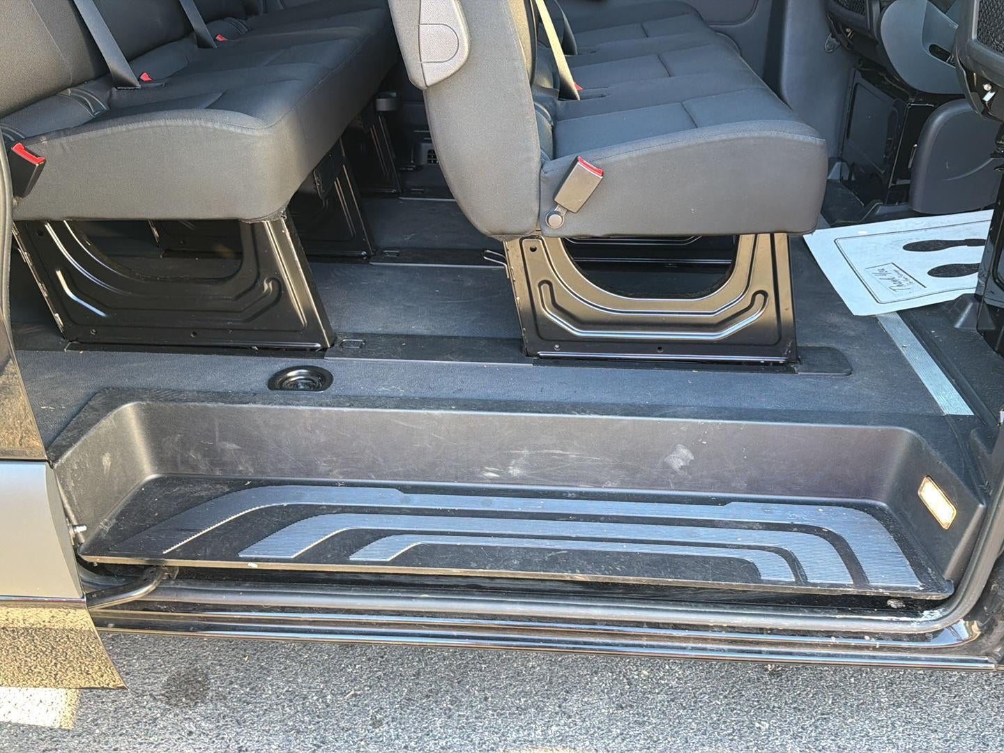 2024 Mercedes-Benz Sprinter Passenger Van 2500 STANDARD ROOF I4 DIESEL 144" RWD