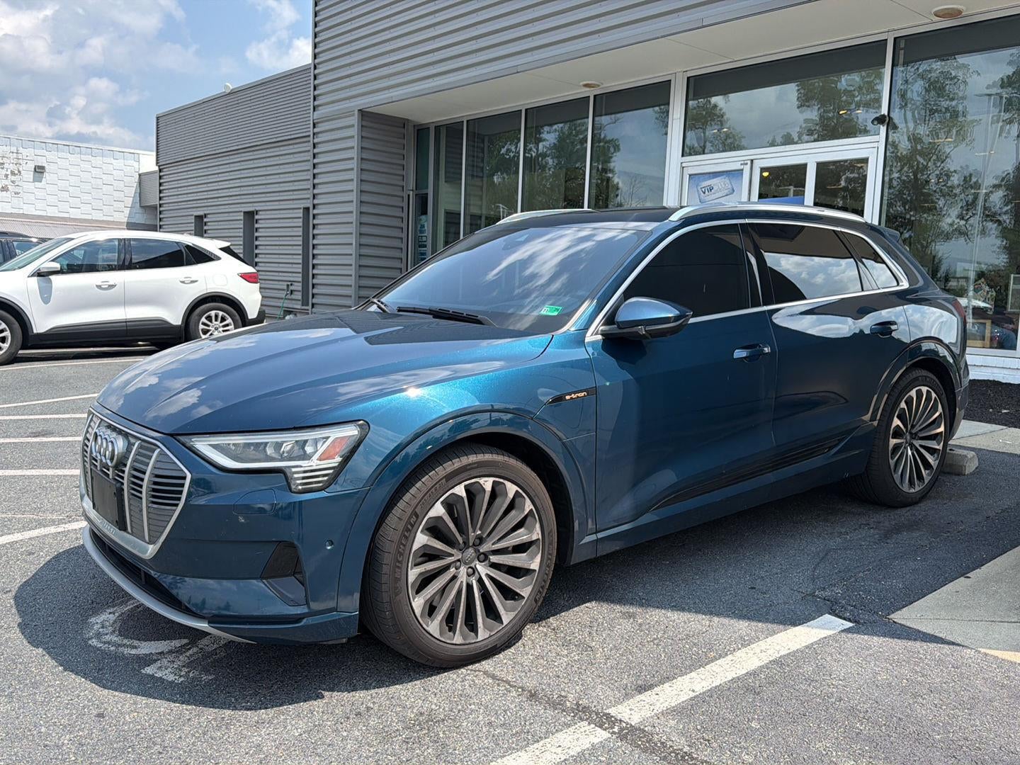 2019 Audi e-tron Prestige