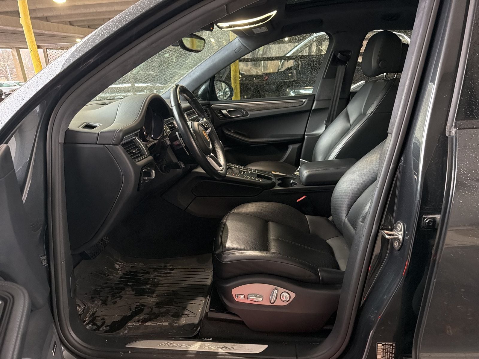 2017 Porsche Macan Turbo