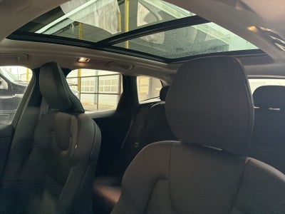 2021 Volvo XC60 T5 Momentum