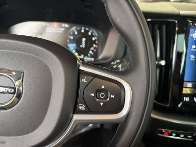 2021 Volvo XC60 T5 Momentum