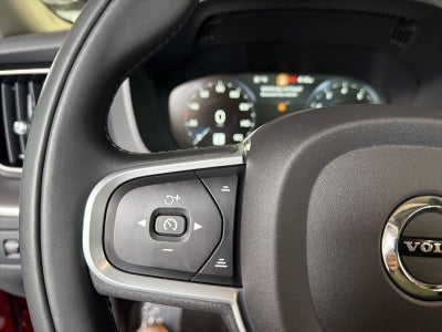 2021 Volvo XC60 T5 Momentum