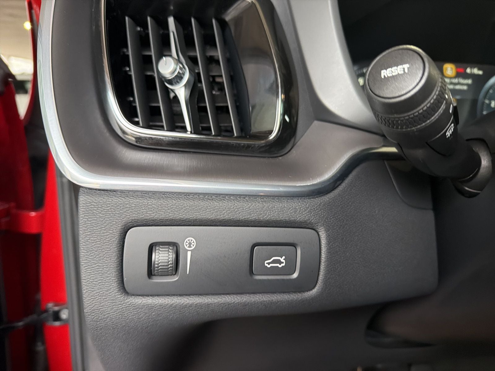 2021 Volvo XC60 T5 Momentum