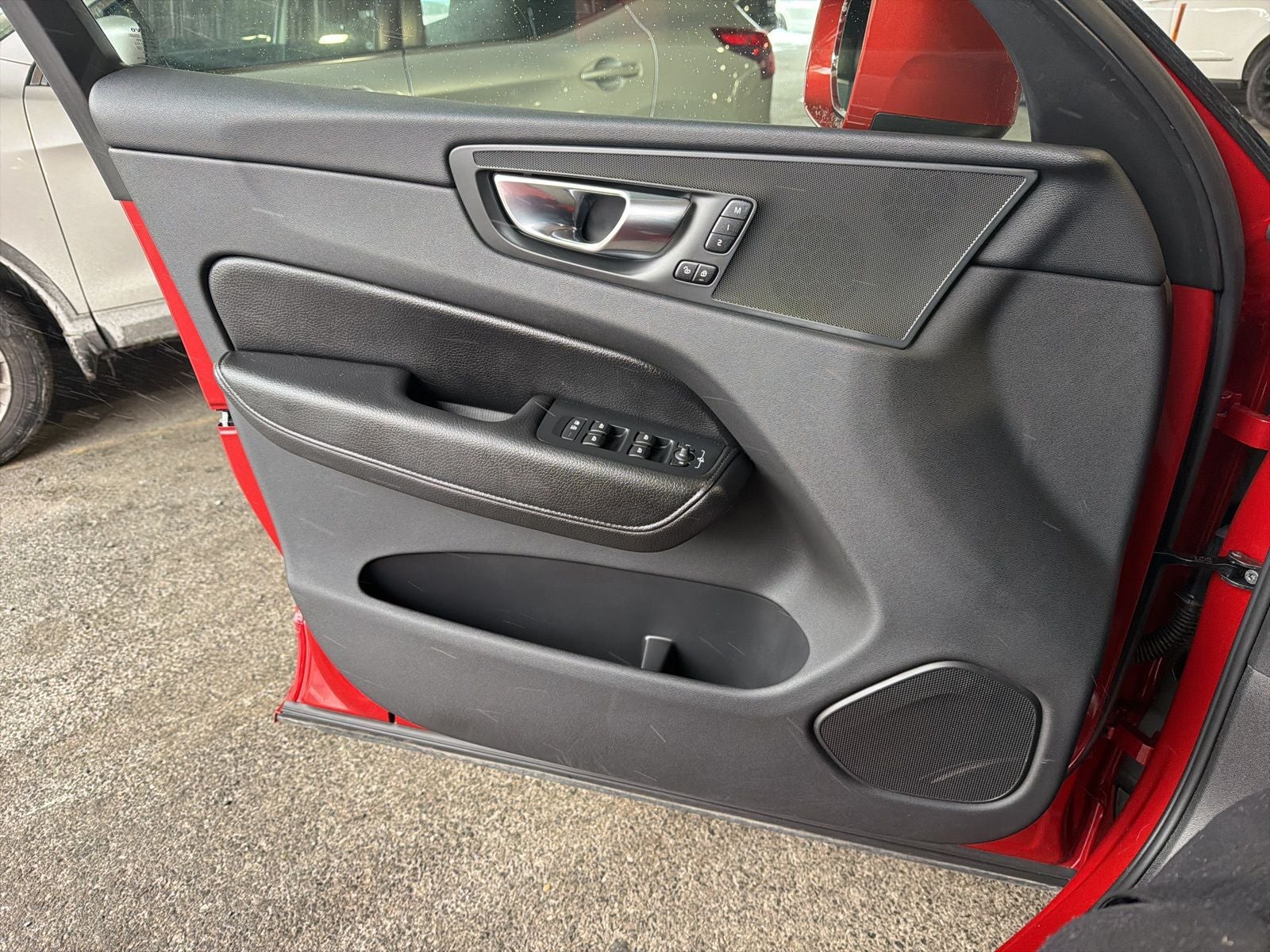 2021 Volvo XC60 T5 Momentum