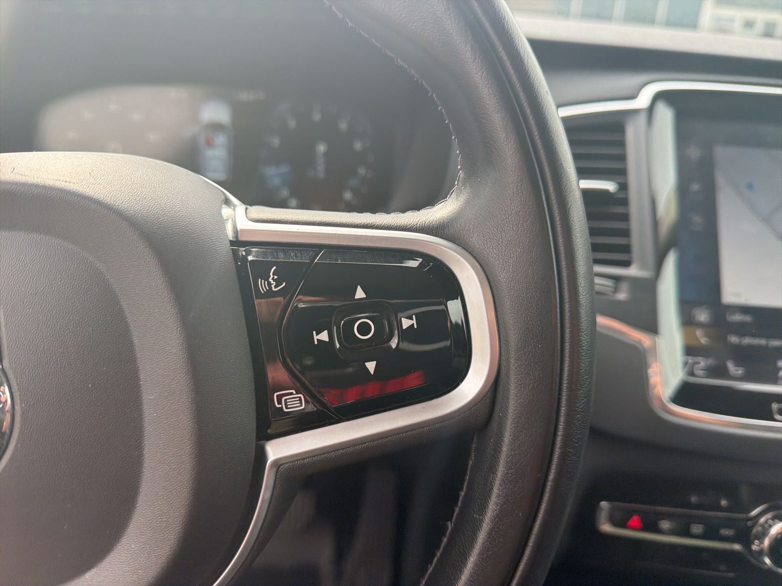 2019 Volvo XC90 T6 Momentum