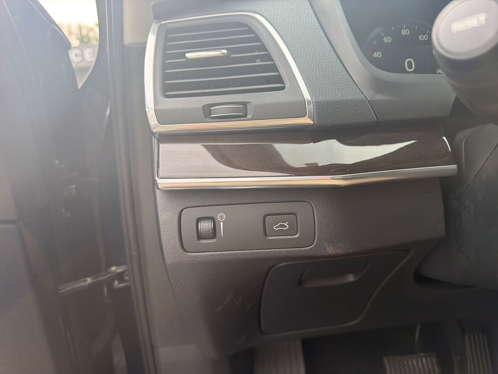 2019 Volvo XC90 T6 Momentum