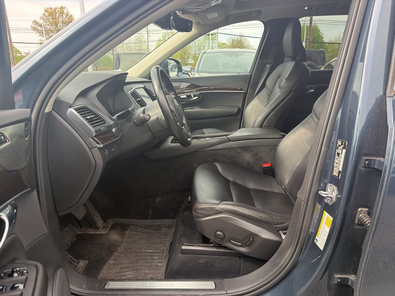 2019 Volvo XC90 T6 Momentum