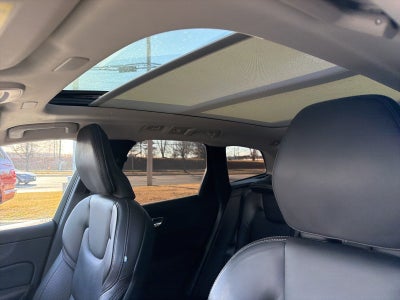 2022 Volvo XC60 Recharge Plug-In Hybrid T8 Inscription