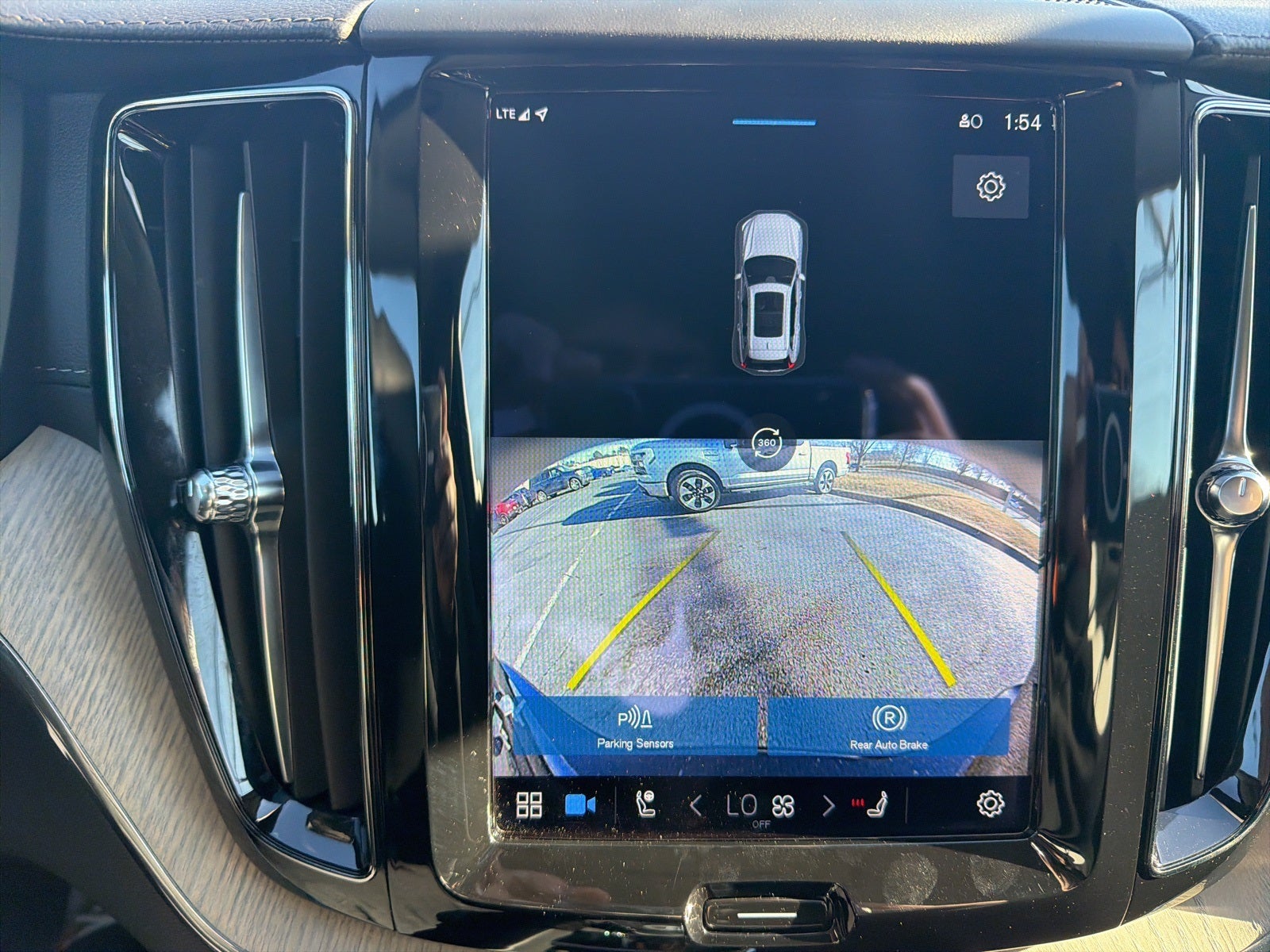 2022 Volvo XC60 Recharge Plug-In Hybrid T8 Inscription