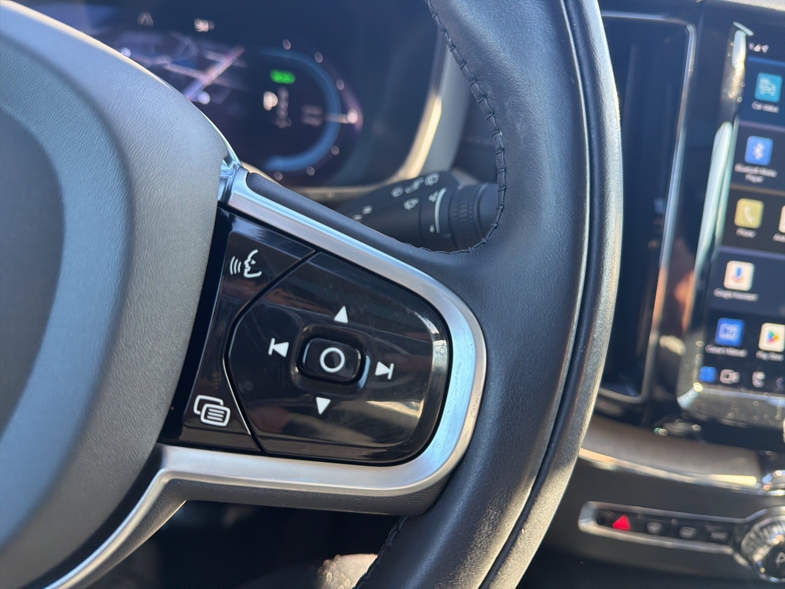 2022 Volvo XC60 Recharge Plug-In Hybrid T8 Inscription