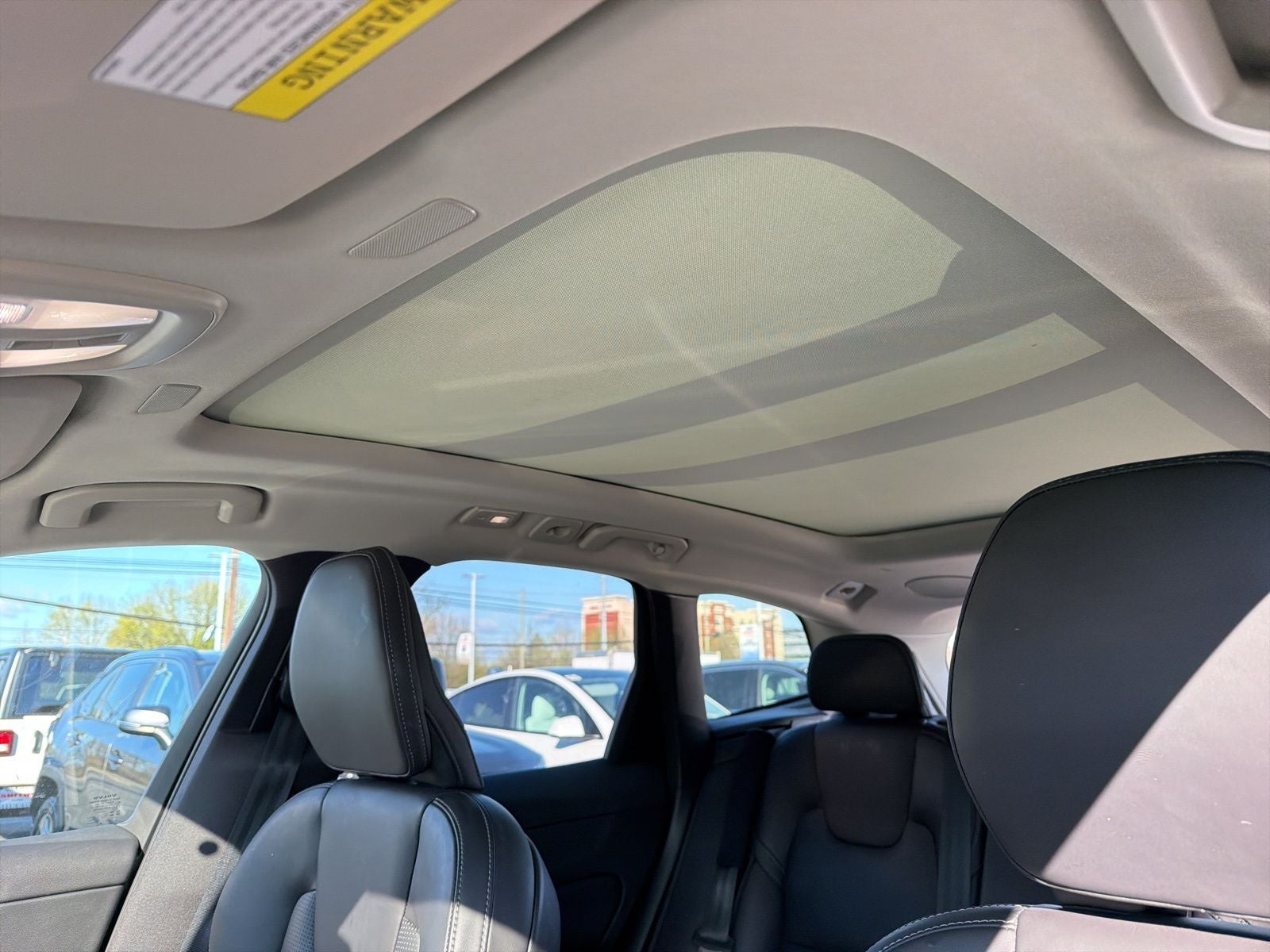 2024 Volvo XC60 B5 Ultimate Dark Theme