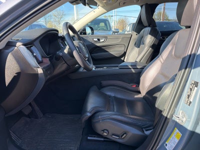 2024 Volvo XC60 B5 Ultimate Dark Theme