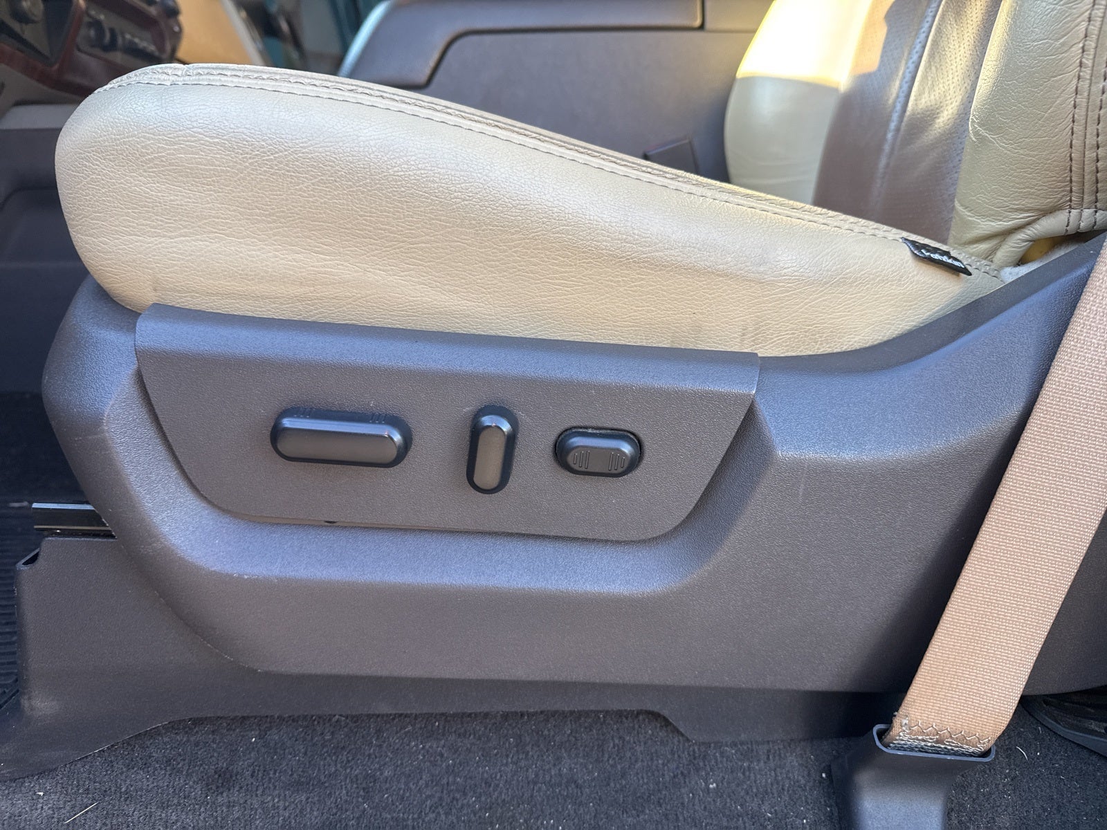 2011 Ford F-350SD Lariat