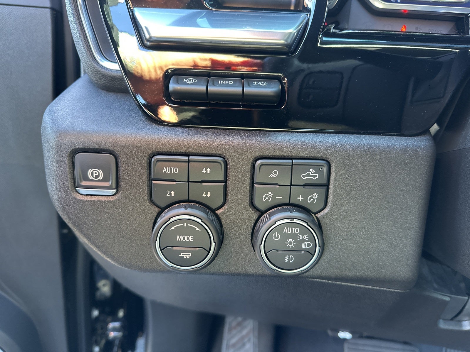 2024 Chevrolet Silverado 3500HD High Country