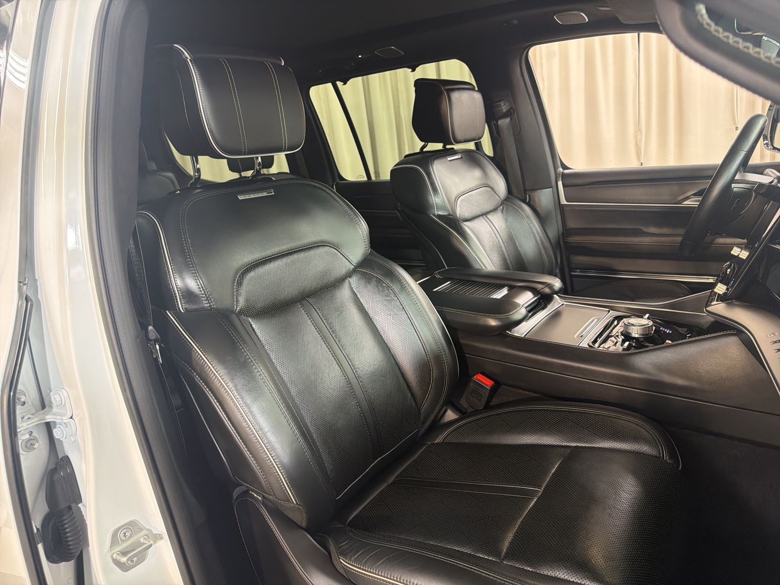 2024 Jeep Grand Wagoneer Series II OBSIDIAN