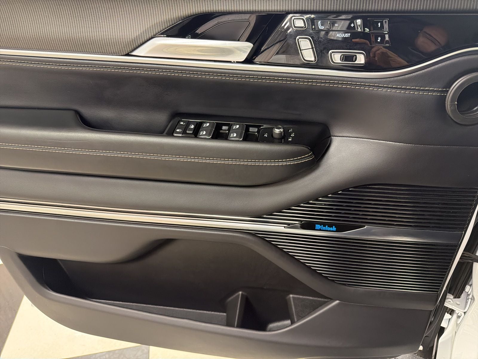 2024 Jeep Grand Wagoneer Series II OBSIDIAN