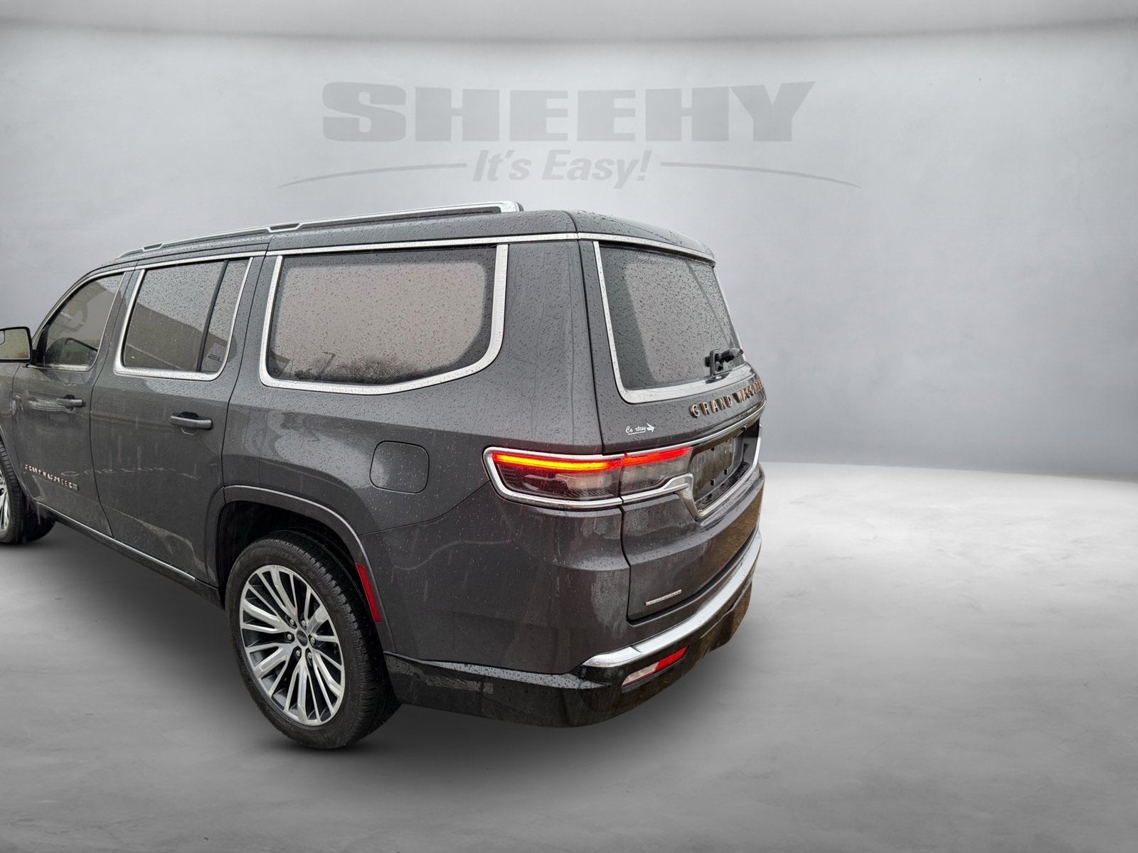 2022 Jeep Grand Wagoneer Series III