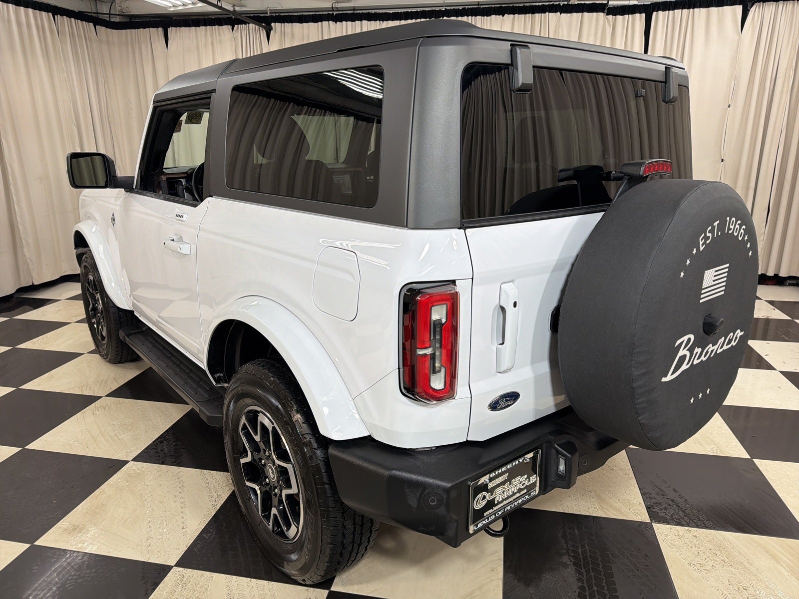 2024 Ford Bronco Outer Banks